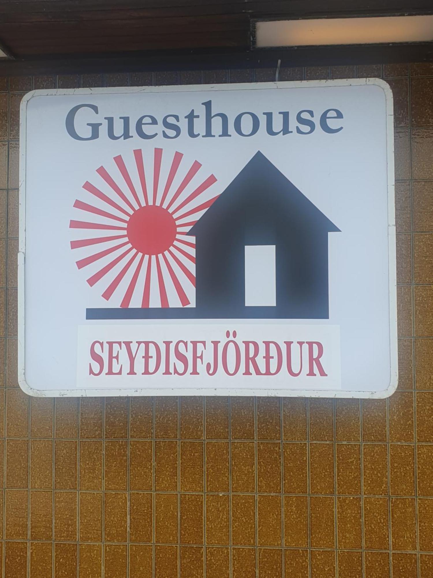 Seydisfjoerdur Guesthouse Seyðisfjörður Esterno foto