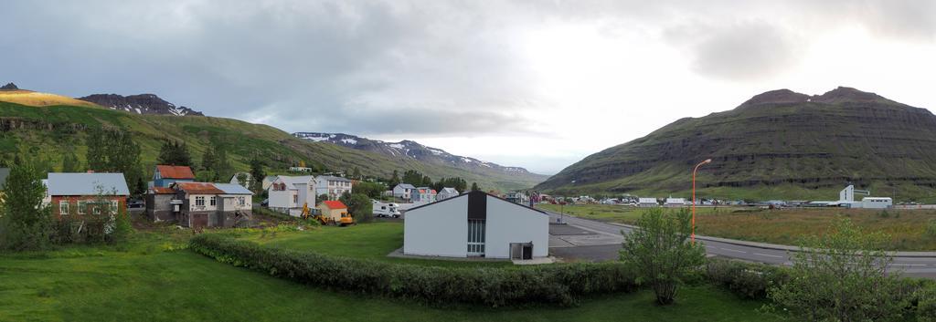 Seydisfjoerdur Guesthouse Seyðisfjörður Esterno foto